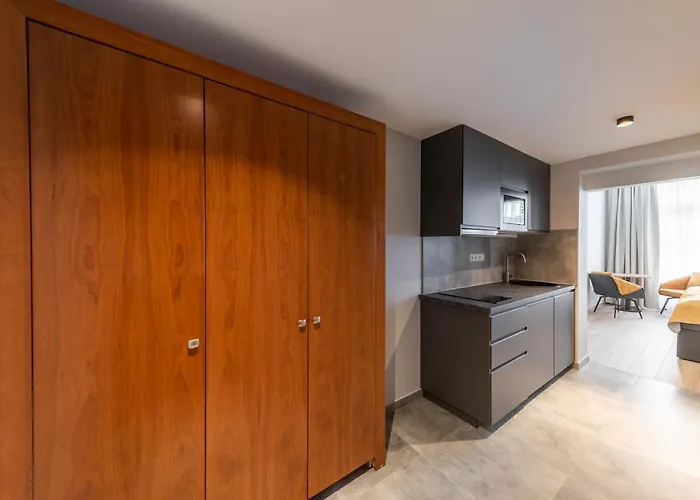 Abri Hotel